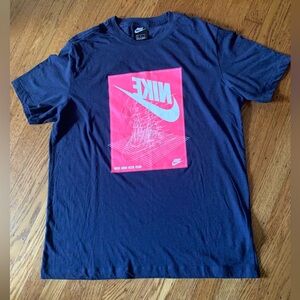 Men’s large Nike T-shirt.